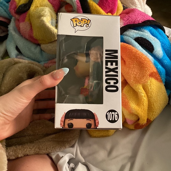 It’s a small world funko pop - Picture 4 of 5